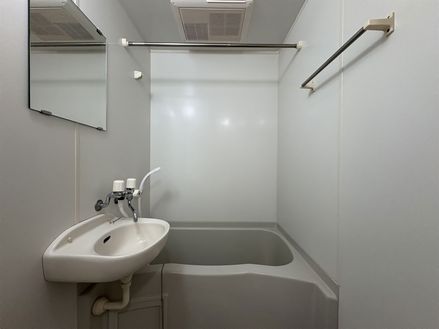 バス・シャワールーム　実際のお部屋と異なる場合がございます。