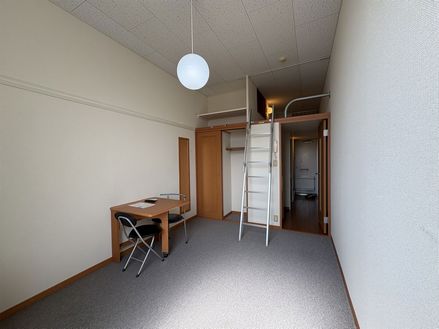 居室・リビング　実際のお部屋と異なる場合がございます。