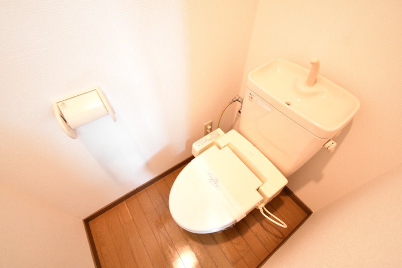 トイレ　温水洗浄暖房便座