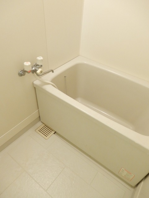 バス・シャワールーム　●　バスルーム