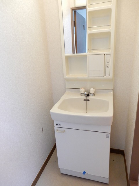 洗面設備　●　独立洗面台