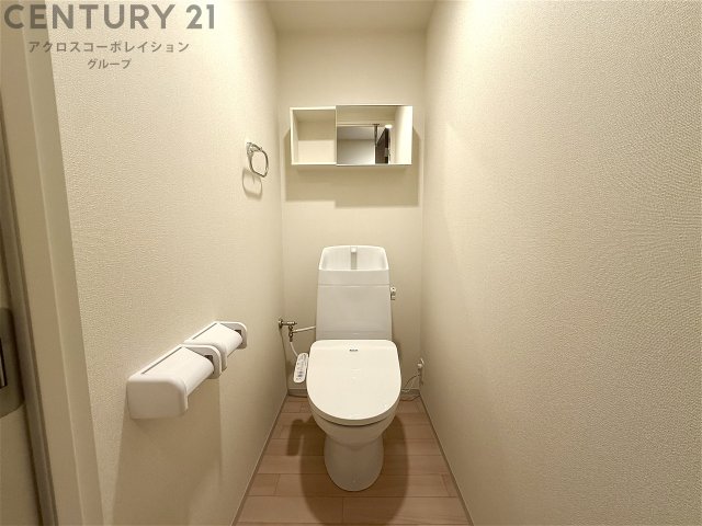 トイレ　温水洗浄便座付です☆