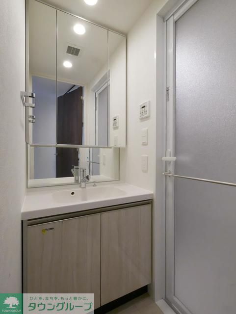 洗面設備　※写真は同タイプ住戸です。