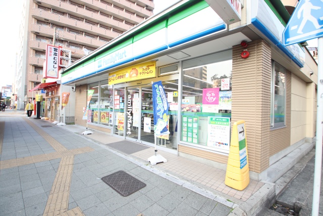 コンビニ　ファミリーマート　名古屋大須観音店（コンビニ）まで73m