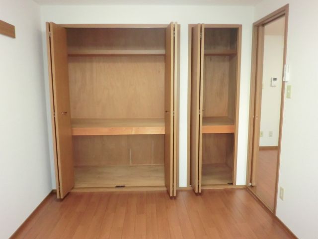 収納　２種類の収納で使い方はイロイロですね