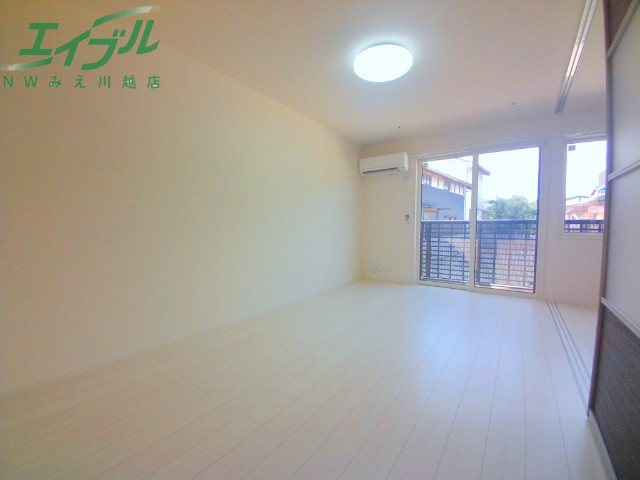 居室・リビング　同型別室のお写真です