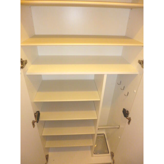 玄関　シューズボックス