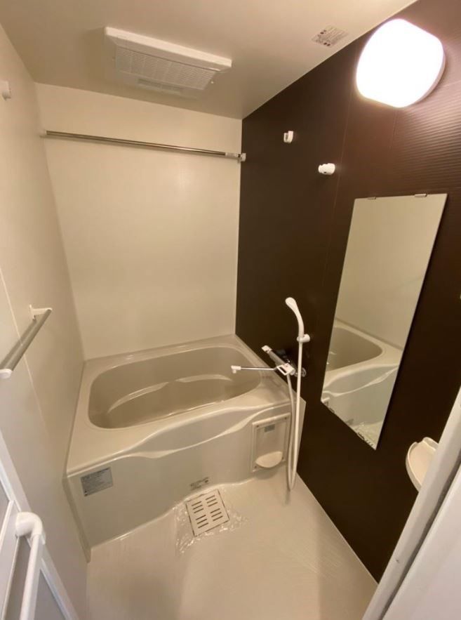 バス・シャワールーム　（別タイプ参考写真）レオーネ板橋区役所前　板橋区仲宿53