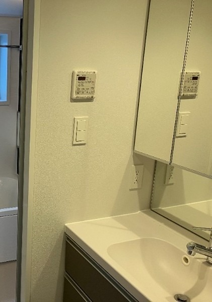 洗面設備　※同仕様写真含む