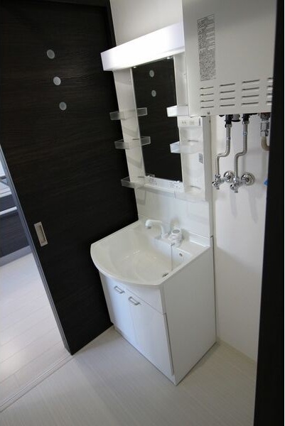 洗面設備　シャワードレッサー付きです！