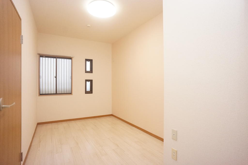 その他部屋・スペース　北側洋室５.２帖！窓あります！