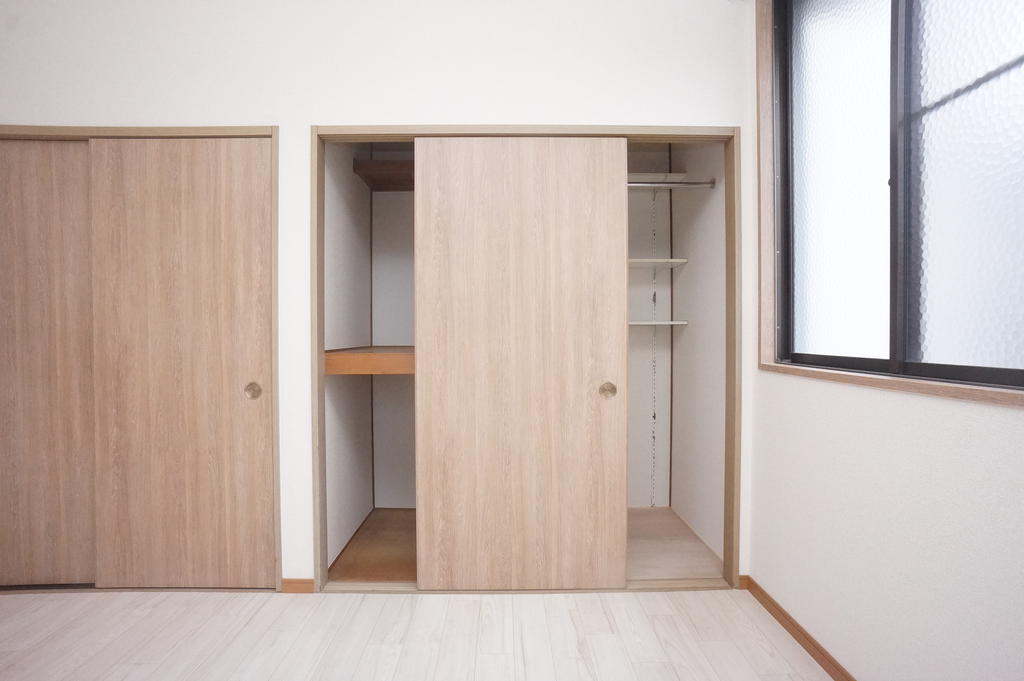 収納　東南側部屋洋室６.４帖！