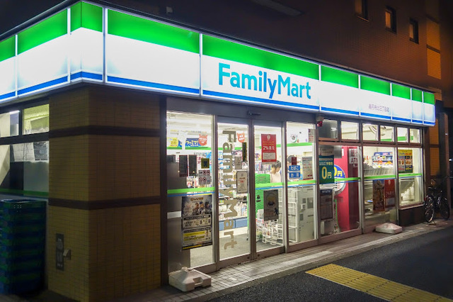 コンビニ　ファミリーマート高円寺北三丁目店（コンビニ）まで311m