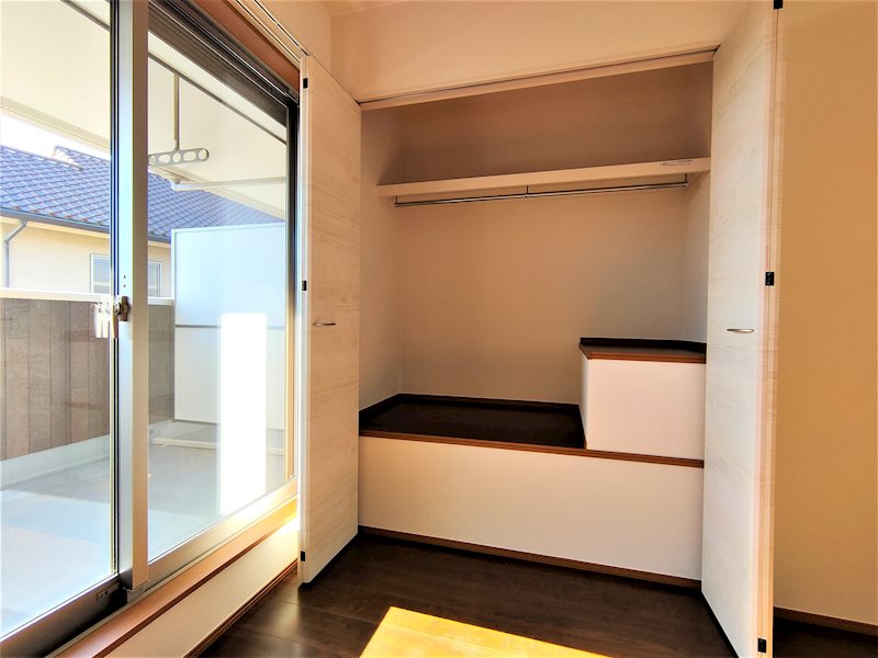 収納　ご家族のお荷物をしまえるたっぷり収納