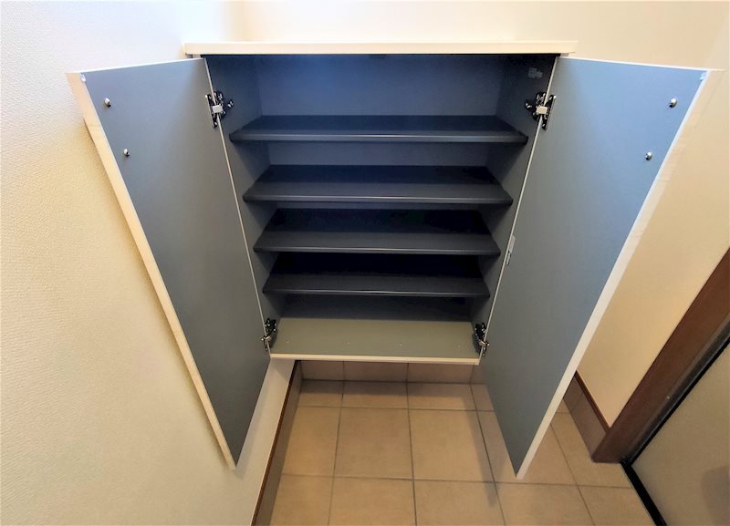 玄関　Ｌ字型玄関は開けた際、居室が見えません。