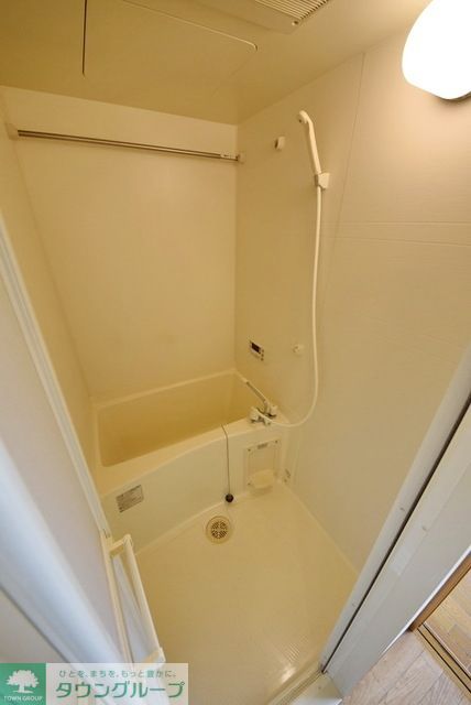 バス・シャワールーム　追い焚き機能付きバスルーム