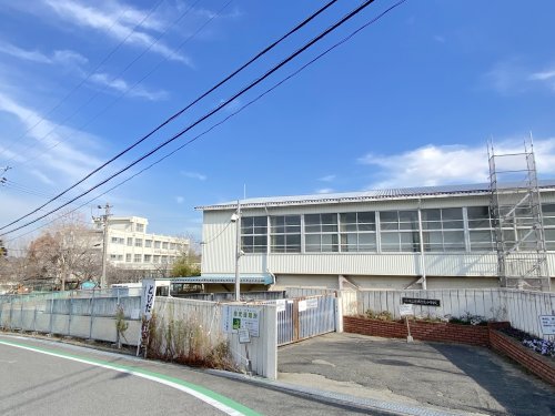 小学校　堺市立竹城台東小学校（小学校）まで359m