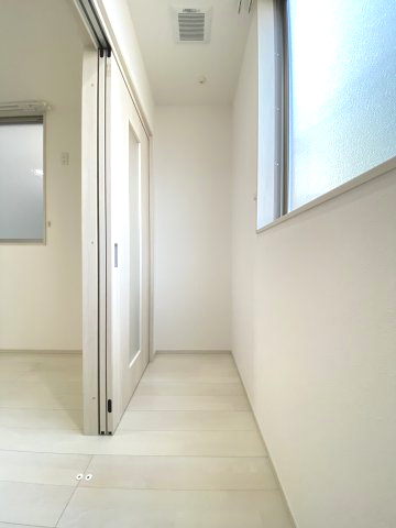 その他部屋・スペース　サンルーム。雨の日や冬でも安心して洗濯物が干せます！（イメー