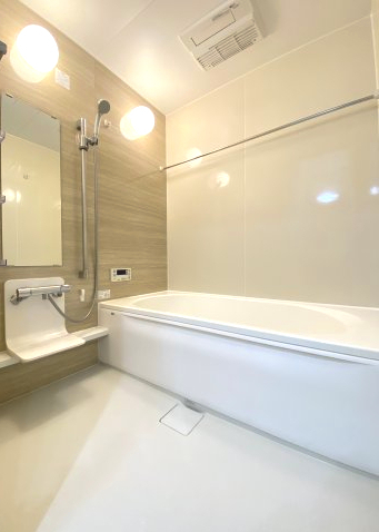バス・シャワールーム　お風呂で日々の疲れを落としましょう（イメージ）