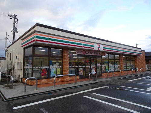 コンビニ　セブンイレブン 富山本郷町店（コンビニ）まで669m