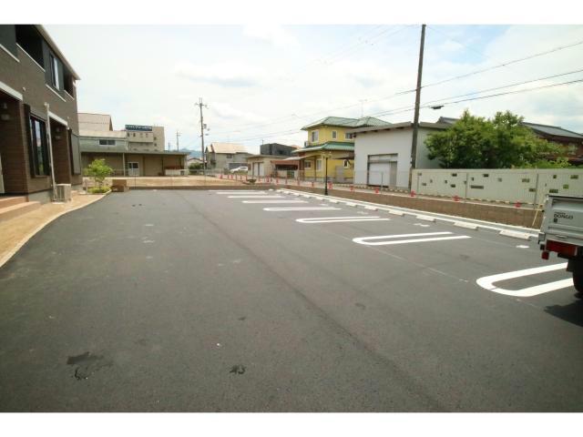 駐車場　駐車場