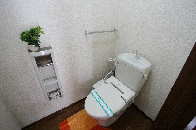 トイレ　備品は付きません