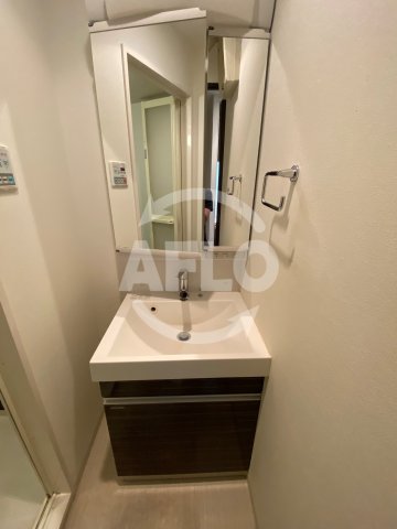 洗面設備　スワンズシティ心斎橋アネーロ　独立洗面台