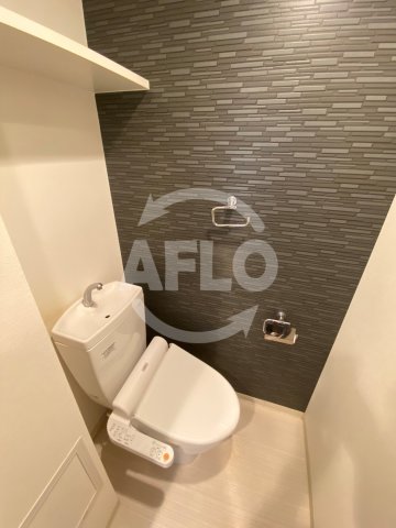 トイレ　スワンズシティ心斎橋アネーロ　ウォシュレット付き