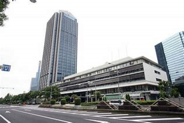 役所　神戸市役所（役所）まで542m