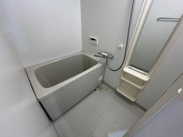 バス・シャワールーム　追い焚き機能付き