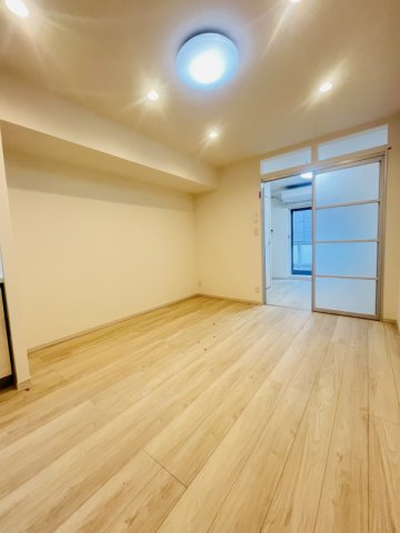 居室・リビング　こちらの居間で趣味の時間をお楽しみください