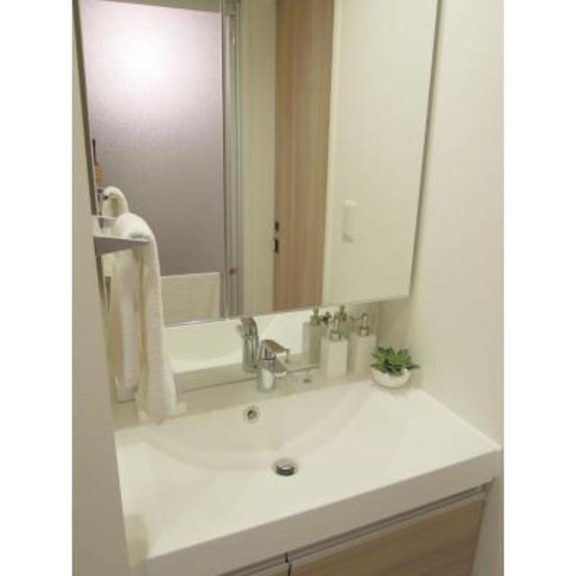 洗面設備　※写真は同タイプ住戸です。