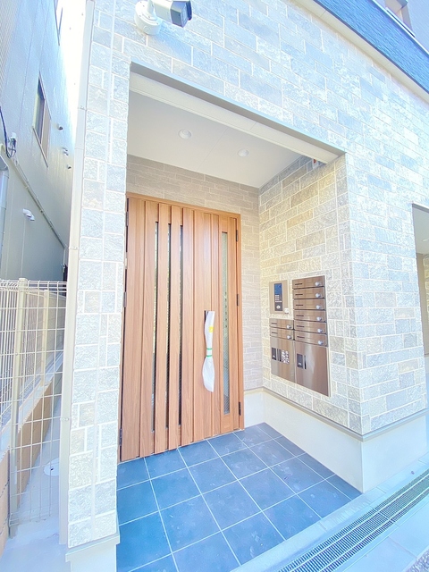 エントランス　オートロック・宅配ＢＯＸ・防犯カメラ