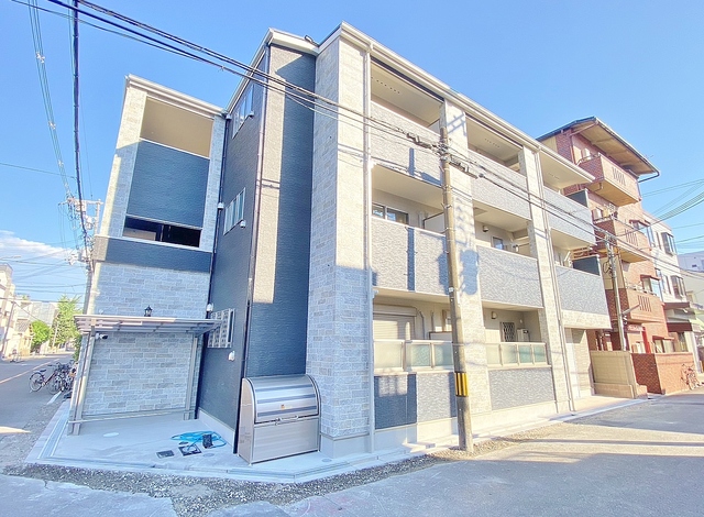 建物外観　ピカピカの新築アパート