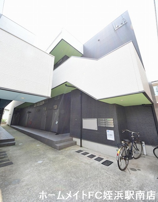 建物外観　★ネット無料♪充実設備の築浅物件♪★