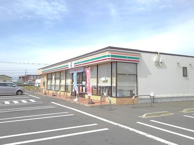 コンビニ　セブンイレブン稲荷台町店（コンビニ）まで700m