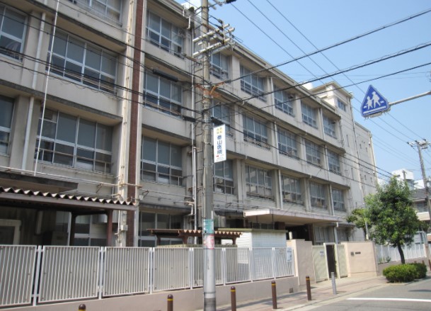 小学校　大阪市立弁天小学校（小学校）まで182m