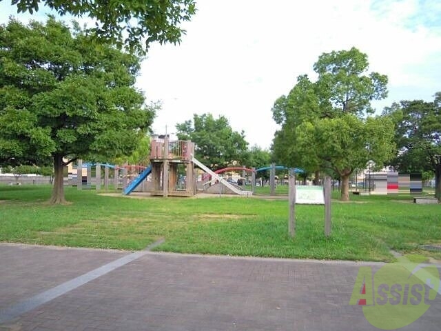 スーパー　ふれあい緑地遊戯広場（スーパー）まで1012m