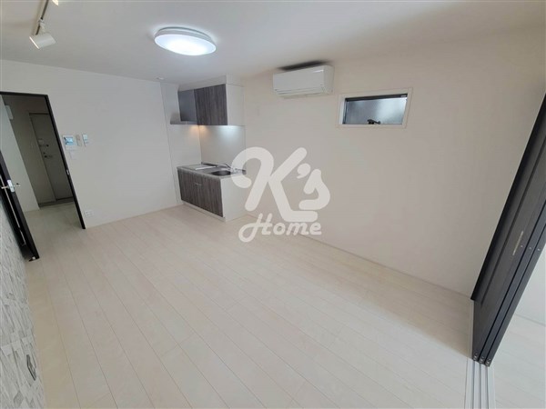 居室・リビング　同物件別タイプの参考写真