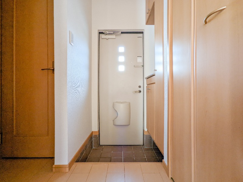 玄関　図面と現状に相違がある場合には現状を優先