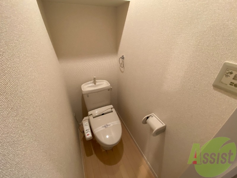トイレ　温水洗浄便座付きのトイレは、使用しやすそうですね。