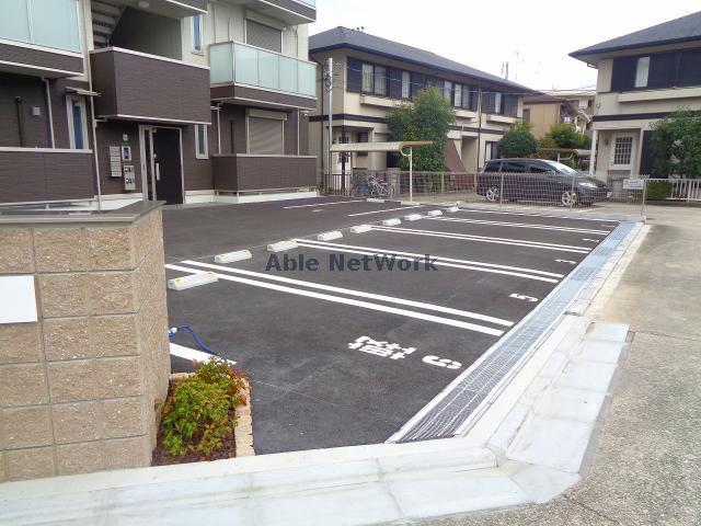 駐車場　駐車場