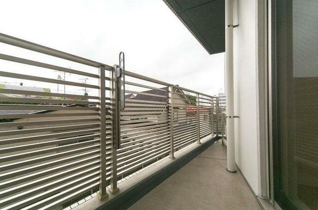 バルコニー　ｉ－Ｓｕｉｔｅ　ＨｉｇａｓｈｉＮａｋａｎｏ