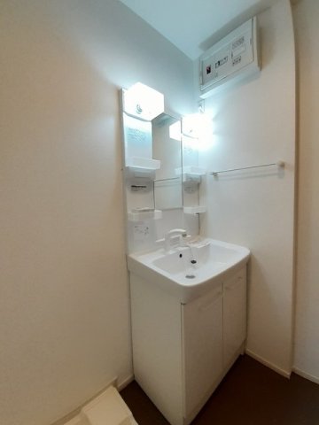 洗面設備　スペースが確保できる洗面所です