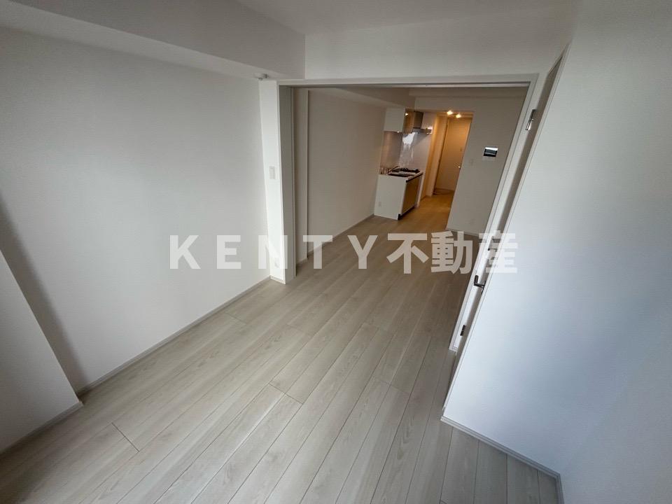 その他部屋・スペース　広くて明るい寝室