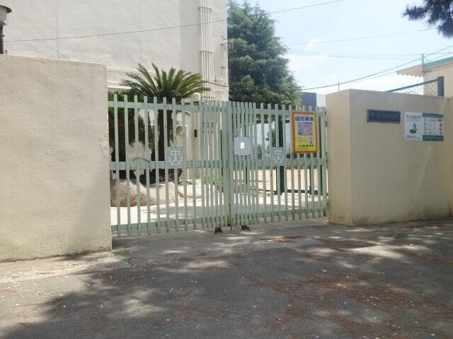 中学校　神戸市立御影中学校（中学校）まで509m