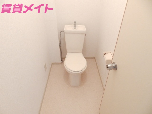 トイレ　同型参考写真
