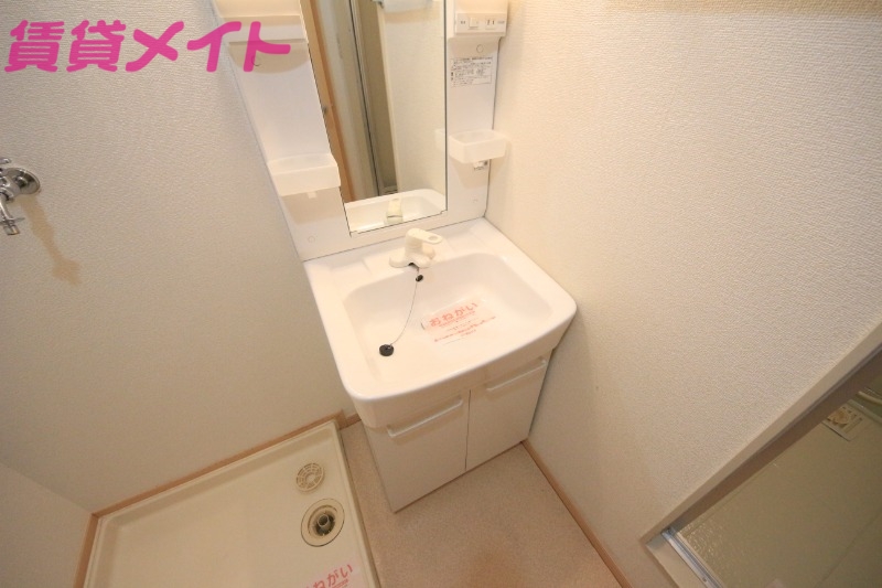 洗面設備　同型参考写真