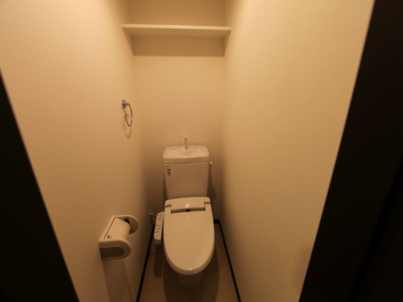 トイレ　温水洗浄暖房便座付トイレ