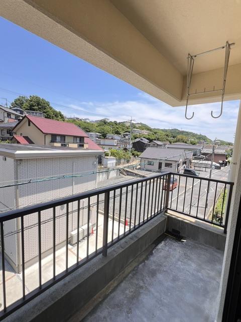 セキュリティ　屋根もあり、洗濯物も安心ですね。